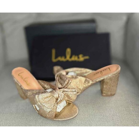 Dorothea Gold Knotted High Heel Sandals
Lulus 6.5 /New - Picture 1 of 4